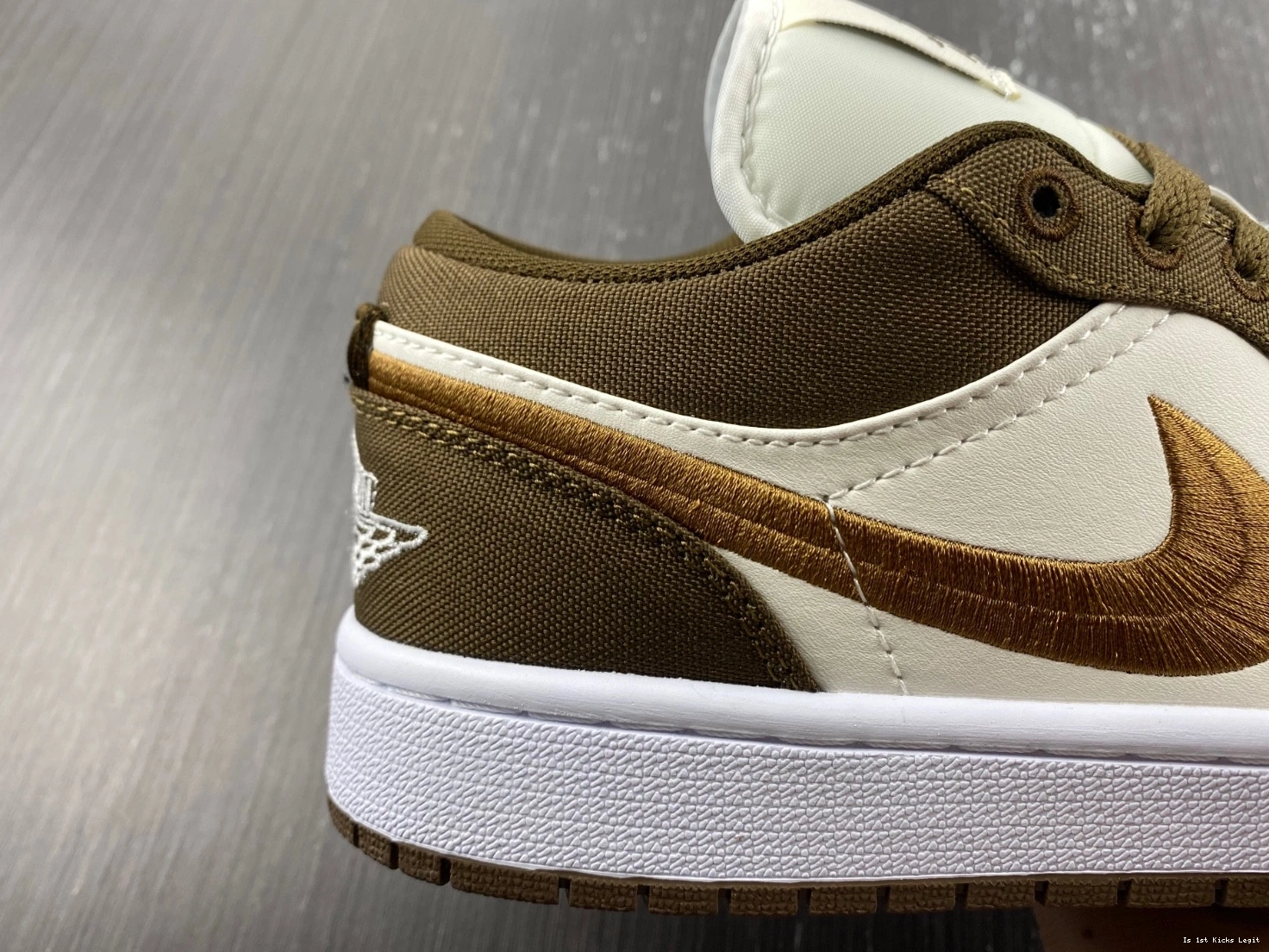 Jordan - (W) Olive Light DV0426-301 Low 1 SE 0920